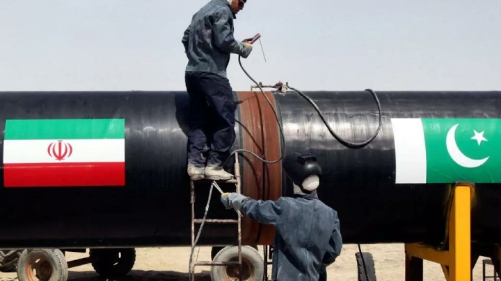 پاکستان متعهد به انجام پروژه انتقال گاز از ایران