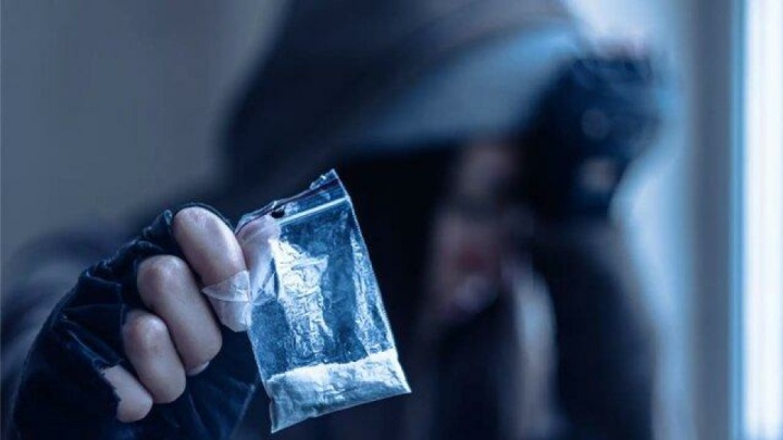 ۱۴ خرده فروش موارد مخدر در شهرستان بهارستان دستگیر شدند