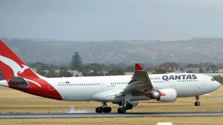پروازهای هواپیمایی کانتاس استرالیا تغییر مسیر داد