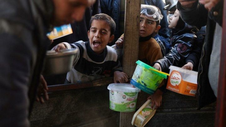 ۳۰ کودک فلسطینی در غزه بر اثر سوء تغذیه به شهادت رسیدند