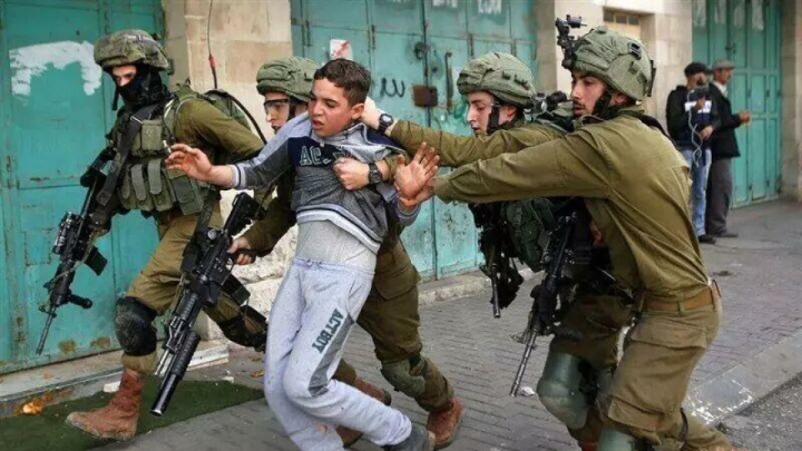 ۸ هزار و ۲۱۵ فلسطینی از ۷ اکتبر در کرانه باختری بازداشت شدند