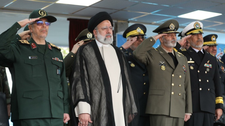 مراسم گرامیداشت روز ارتش جمهوری اسلامی ایران با حضور رئیسی
