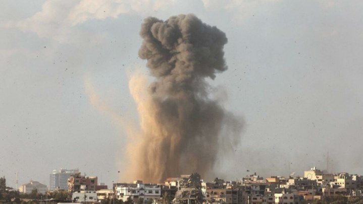 جنگنده‌های صهیونیستی کارخانه تولید دارو در غزه را بمباران کردند