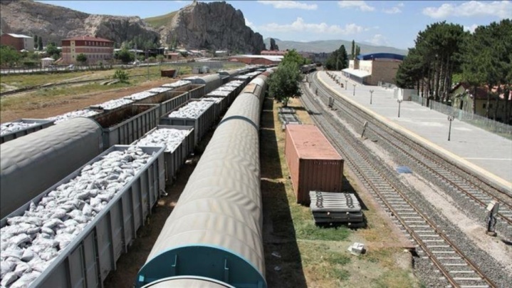اولین محموله تجاری افغانستان به اروپا از طریق خط آهن ایران به ترکیه صادر شد
