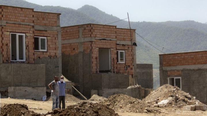 افزایش تسهیلات ساخت مسکن روستایی توسط دولت پذیرفته می‌شود؟