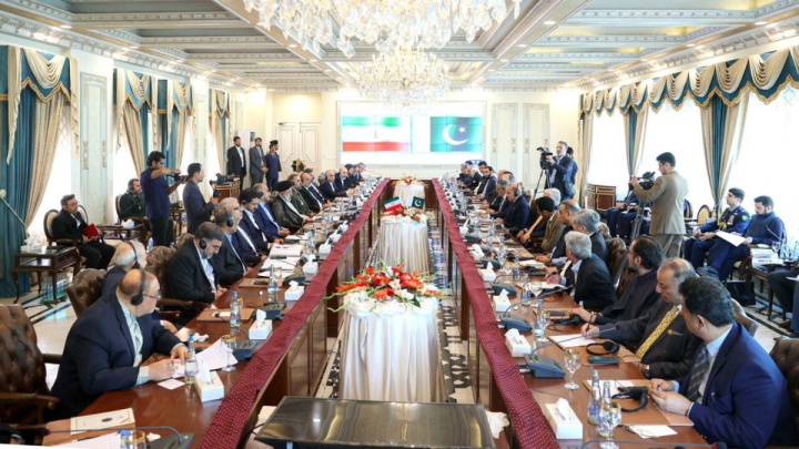 رئیسی: زمینه همکاری‌ ایران و پاکستان در حوزه انرژی مساعد است