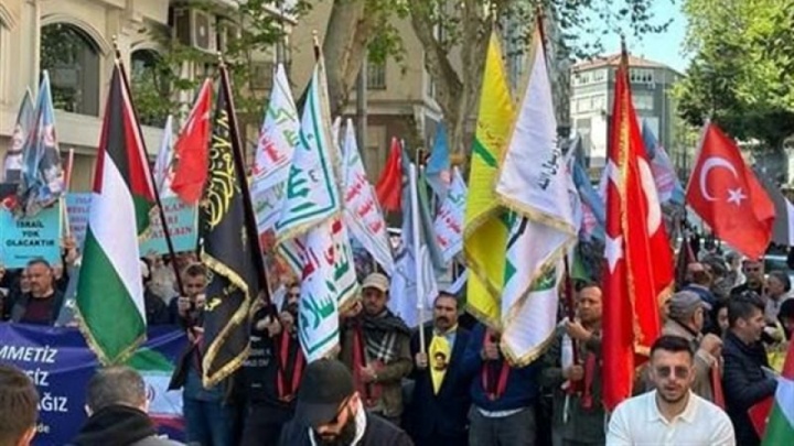 مردم ترکیه به حمایت از پاسخ موشکی ایران به رژیم اسرائیل برخاستند