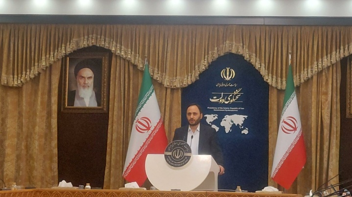 بهادری جهرمی: واردات خودرو دنبال می‌شود / دریافت بخشی از حقابه ایران از هیرمند