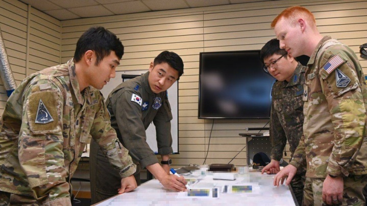 برگزاری مانور فضایی کره‌جنوبی و آمریکا در برابر کره‌شمالی