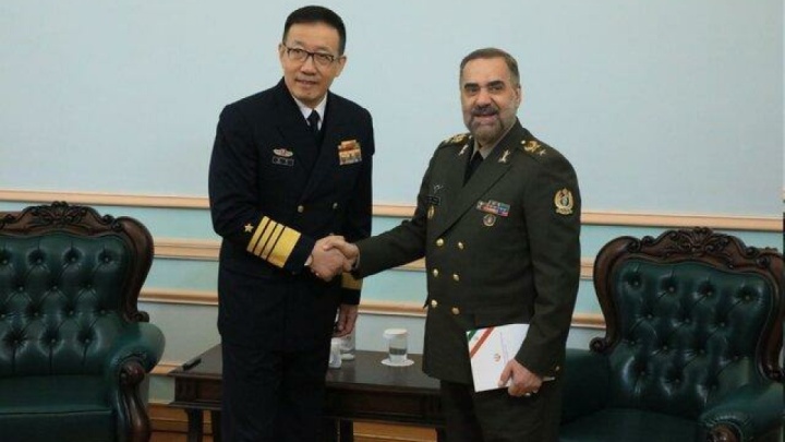 وزرای دفاع ایران و چین بر گسترش روابط نظامی تاکید کردند