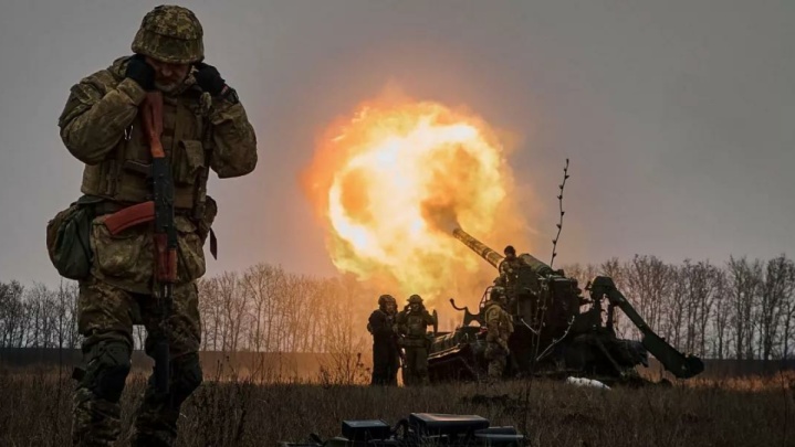 مدیر اطلاعات ملی آمریکا: روسیه در نبرد با اوکراین پیشرفت کرده است