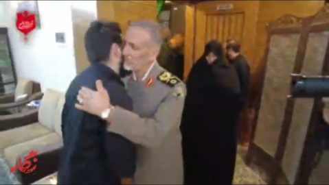 ابلاغ سلام رهبر انقلاب به خانواده شهید زاهدی + فیلم