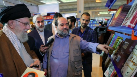 بازدید رهبر انقلاب از نمایشگاه بین المللی کتاب
