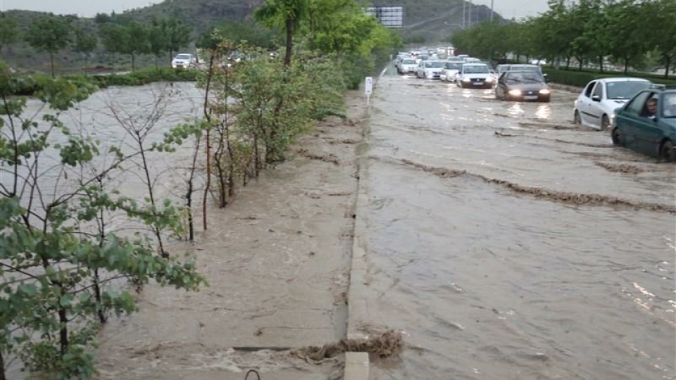 وقوع سیلاب در خیابان‌های مشهد/ 7 نفر جان باختند