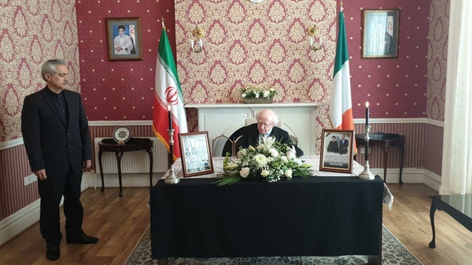 ادای احترام رئیس جمهوری ایرلند به شهدای خدمت ایران