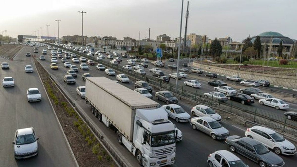 وضعیت جاده‌ها| ترافیک نیمه‌سنگین آزادراه قزوین-البرز