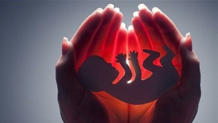 وزارت بهداشت: سقط جنین‌های غیرقانونی را به ۱۹۰ اعلام کنید
