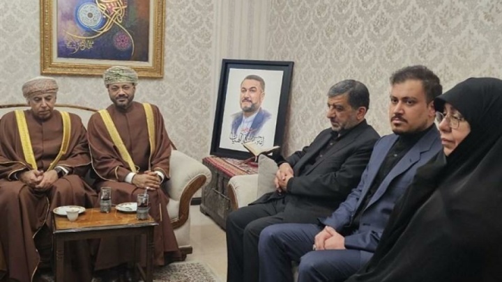 وزیر خارجه عمان در منزل «شهید امیرعبداللهیان» حضور یافت