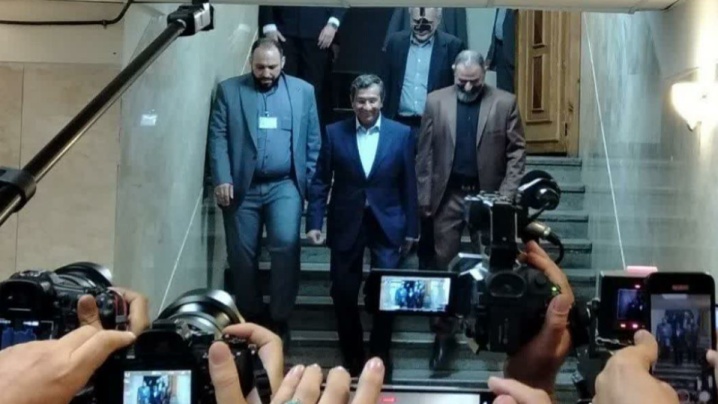 همتی داوطلب انتخابات ریاست‌جمهوری شد
