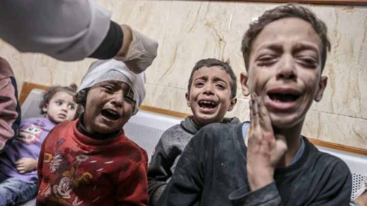 بیش از  ۱۵ هزار کودک در غزه به شهادت رسیده‌اند