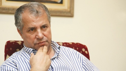 علی پروین بازداشت نشده است