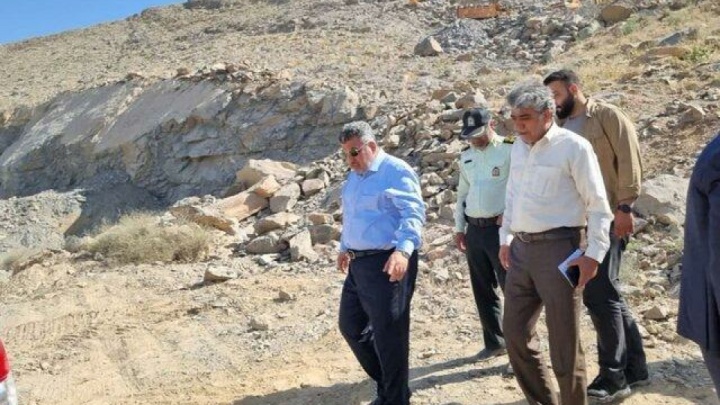 قائم‌مقام وزیر صمت از محل حادثه ریزش معدن شازند بازدید کرد