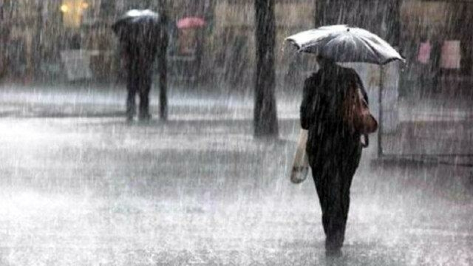 وزش باد شدید و رگبار باران در راه پایتخت