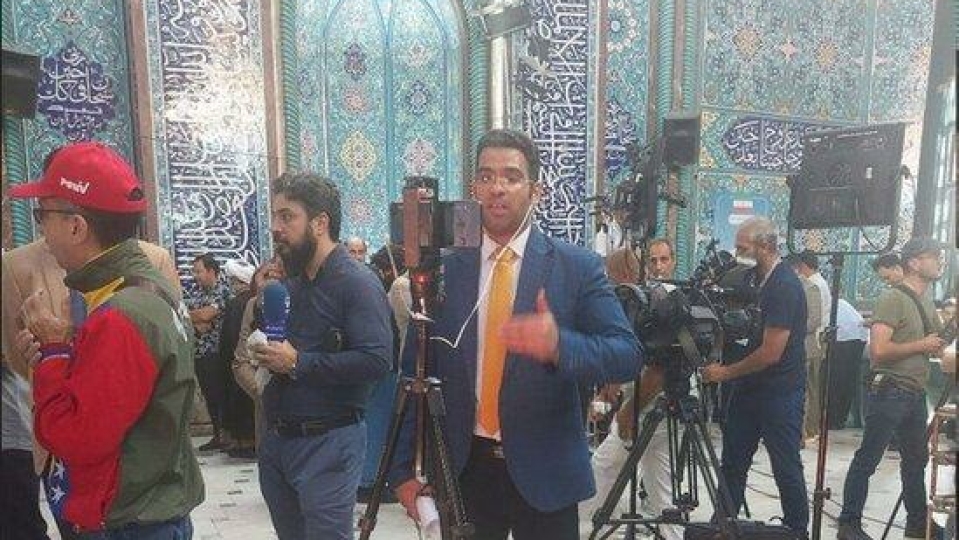 پوشش اخبار انتخاباتی توسط خبرنگاران خارجی در حسینیه ارشاد