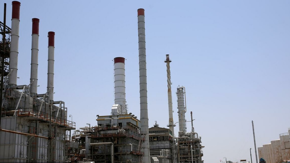 پالایشگاه تهران چراغ سوم طرح‌های ارتقای کیفی نفت کوره را روشن کرد/ تسریع در اجرای طرح کیفی‌سازی نفت کوره با صدور مجوزهای زیست‌محیطی
