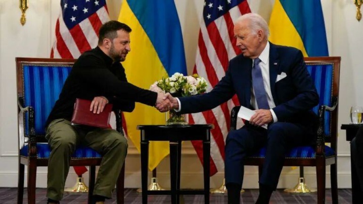 زلنسکی: اشتباه بایدن را به خاطر کمک‌های آمریکا به اوکراین نادیده می‌گیرم