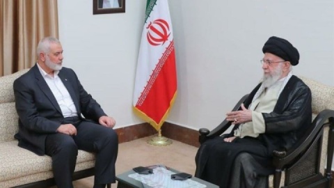 رهبر انقلاب: خون‌خواهی شهید هنیه را وظیفه خود می‌دانیم