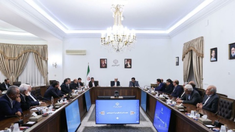 عارف: دولت چهاردهم نگاه جدی به صادرات و اهمیت دیپلماسی اقتصادی دارد