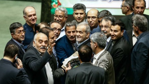 رئیس جمهور فردا به مجلس می‌رود