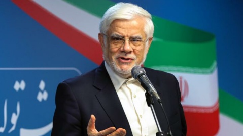عارف: نباید نیروهای کارآمد را بی دلیل خانه نشین کنیم