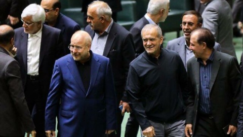 توقف ابلاغ قانون عفاف و حجاب با تصمیم «شورای‌عالی امنیت ملی»/ قالیباف و پزشکیان به توافق رسیدند، پاستور به دنبال «لایحه اصلاحی» رفت
