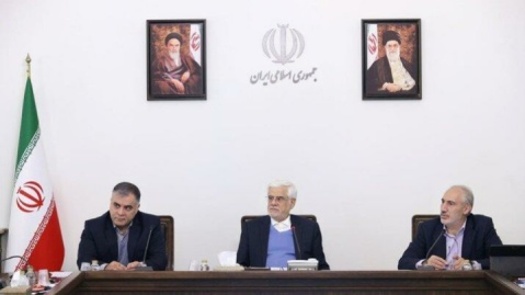 عارف: راهبرد دولت، توسعه میادین مشترک نفتی است