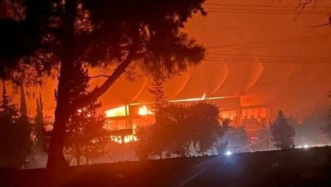 آتش سوزی گسترده در استادیوم شهر حلب سوریه