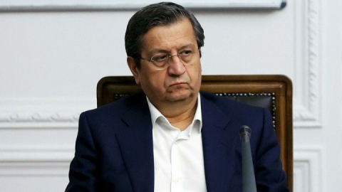 همتی: به سوالات نمایندگان پاسخ می‌دهم