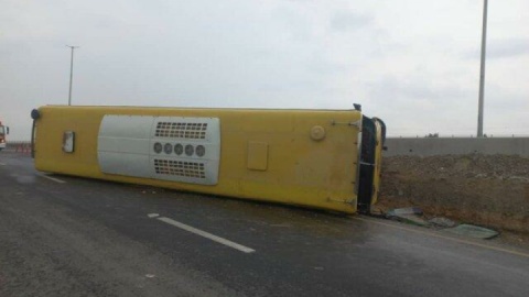واژگونی اتوبوس در اتوبان تهران قم ۶ مصدوم برجای گذاشت