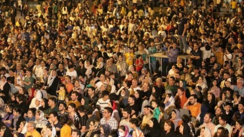 برگزاری کنسرت‌های مردمی «شب‌های لبخند» از امشب در منطقه عباس‌آباد