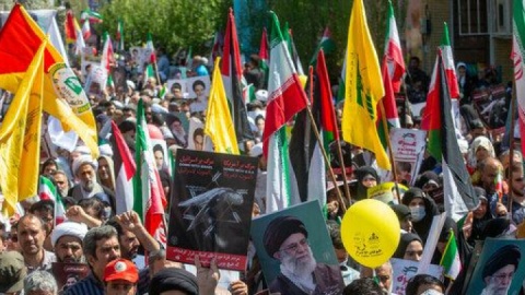 آغاز راهپیمایی روز جهانی قدس از حرم حضرت معصومه(س)