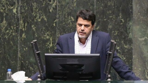 یزدیان: جذب سرمایه‌های خرد و کلان مردم در تولید مورد توجه قرار بگیرد