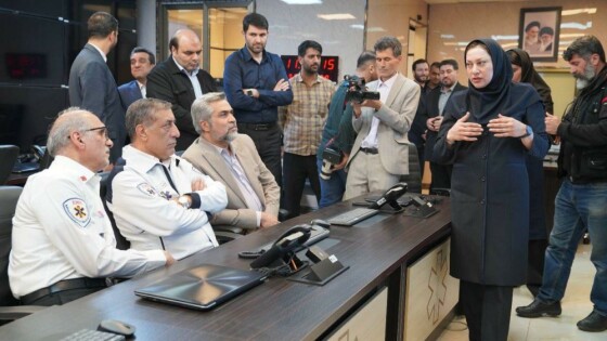بازدید معاون اجرایی رئيسجمهور از مرکز کنترل عملیات بحران سازمان اورژانس کشور