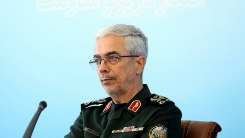 ابراز امیدواری سرلشکر باقری برای زندگی ایرانیان همراه با دوستی و برادری