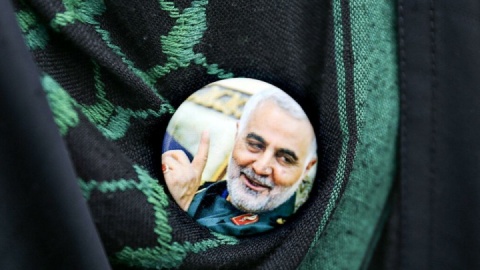 نویسنده روس: «قاسم سلیمانی» را به جوانان روسیه معرفی می‌کنم