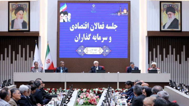 باید محور کار اقتصادی، بخش خصوصی باشد/ با بخشنامه و اقدام یک شبه نمیتوان تفکر تمرکز دولتی را عوض کرد/ وظیفه قانون، تسهیلگری و نه مچگیری است