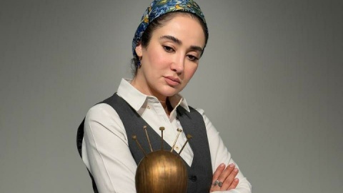 عکس/ استایل خاص بهاره افشاری در یک گالری گردی
