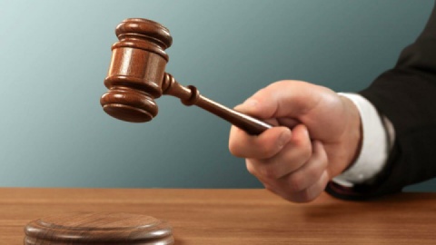 آغاز محاکمه ۲۱ متهم یک پرونده‌ قاچاق سوخت