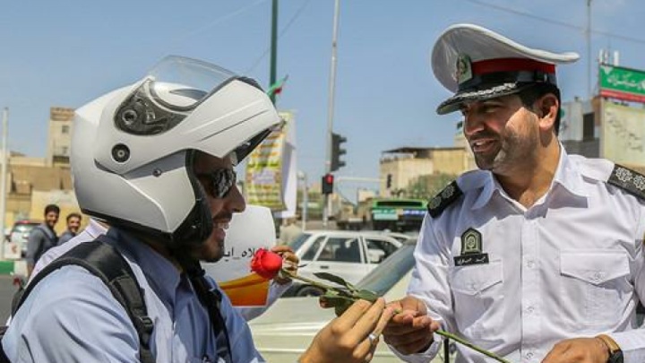 تاکید رئیس‌جمهور بر استفاده از کلاه ایمنی برای موتورسواران