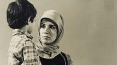 چهره جدید فرزانه کابلی بعد از ۴۰ سال | در آمریکا و ایتالیا به من می‌گویند «مامان علی کوچولو»!